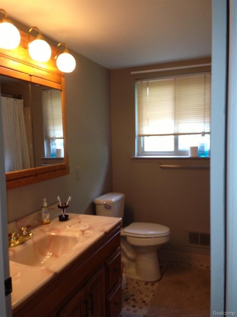 1863 Rector Court Canton, MI 48188 - Photo 8 of 22 Bathroom.jpg
