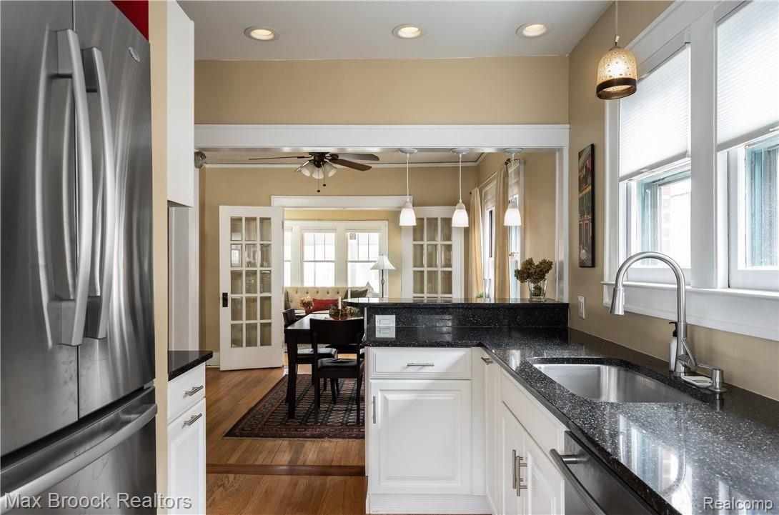 31 Amherst Road Pleasant Ridge, MI 48069 - Photo 13 of 24 Kitchen View to Dining Room
