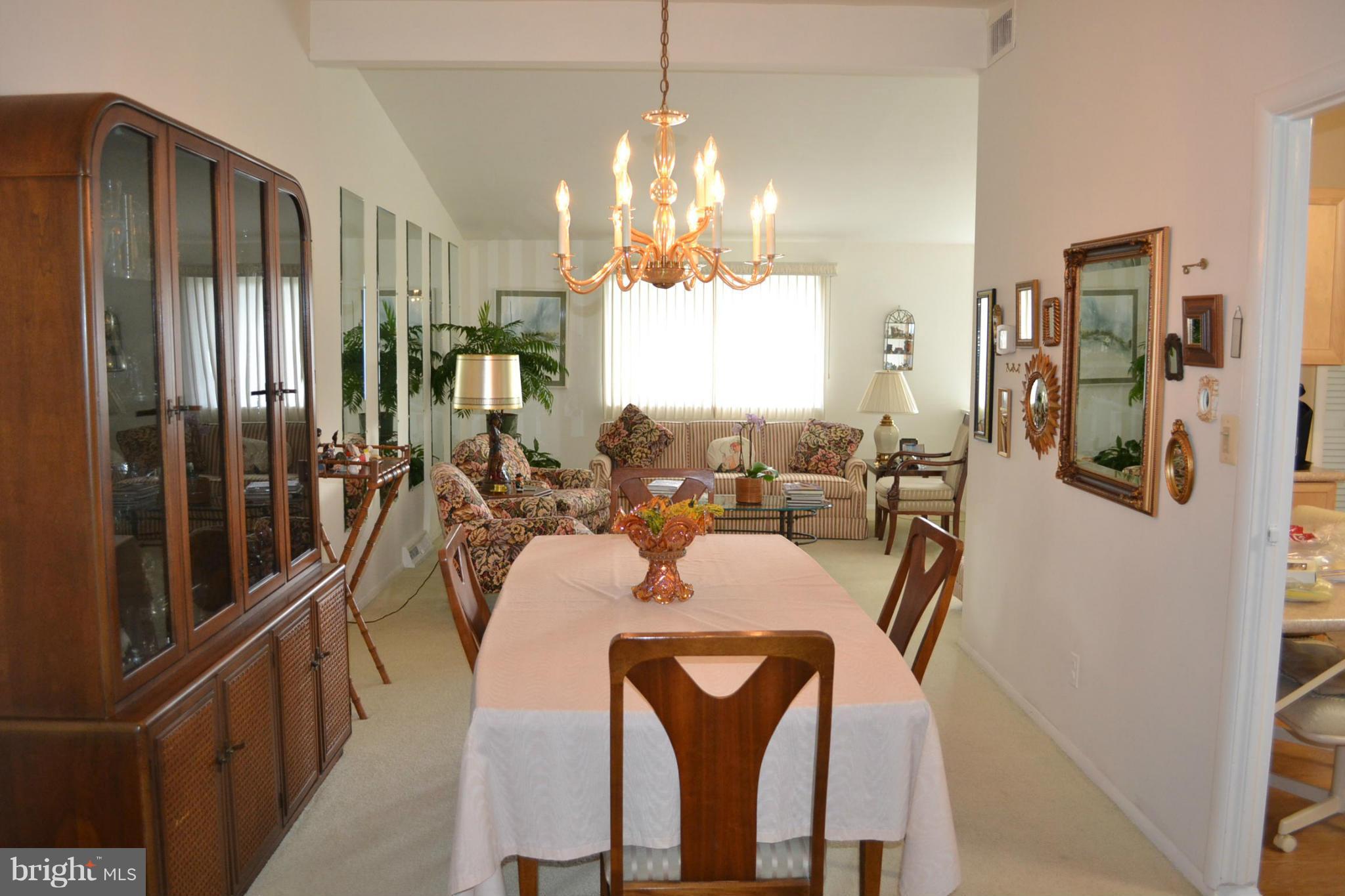 904 Smoke Tree Road Baltimore, MD 21208 - Photo 3 of 10 Dining Room