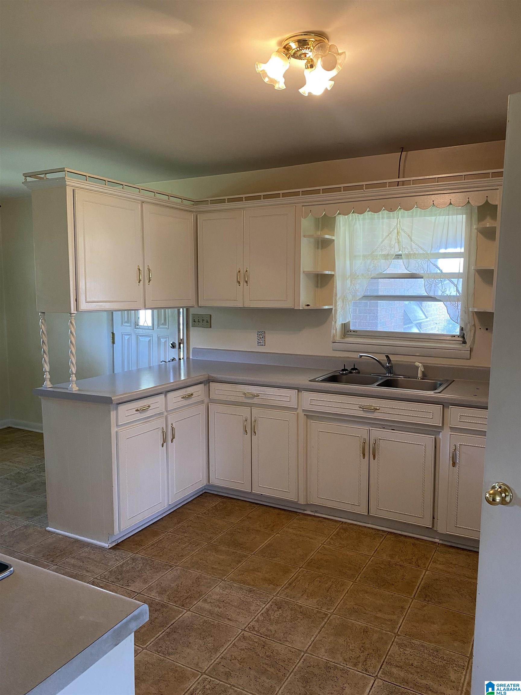 517 Gay Road Bessemer, AL 35023 - Photo 6 of 13