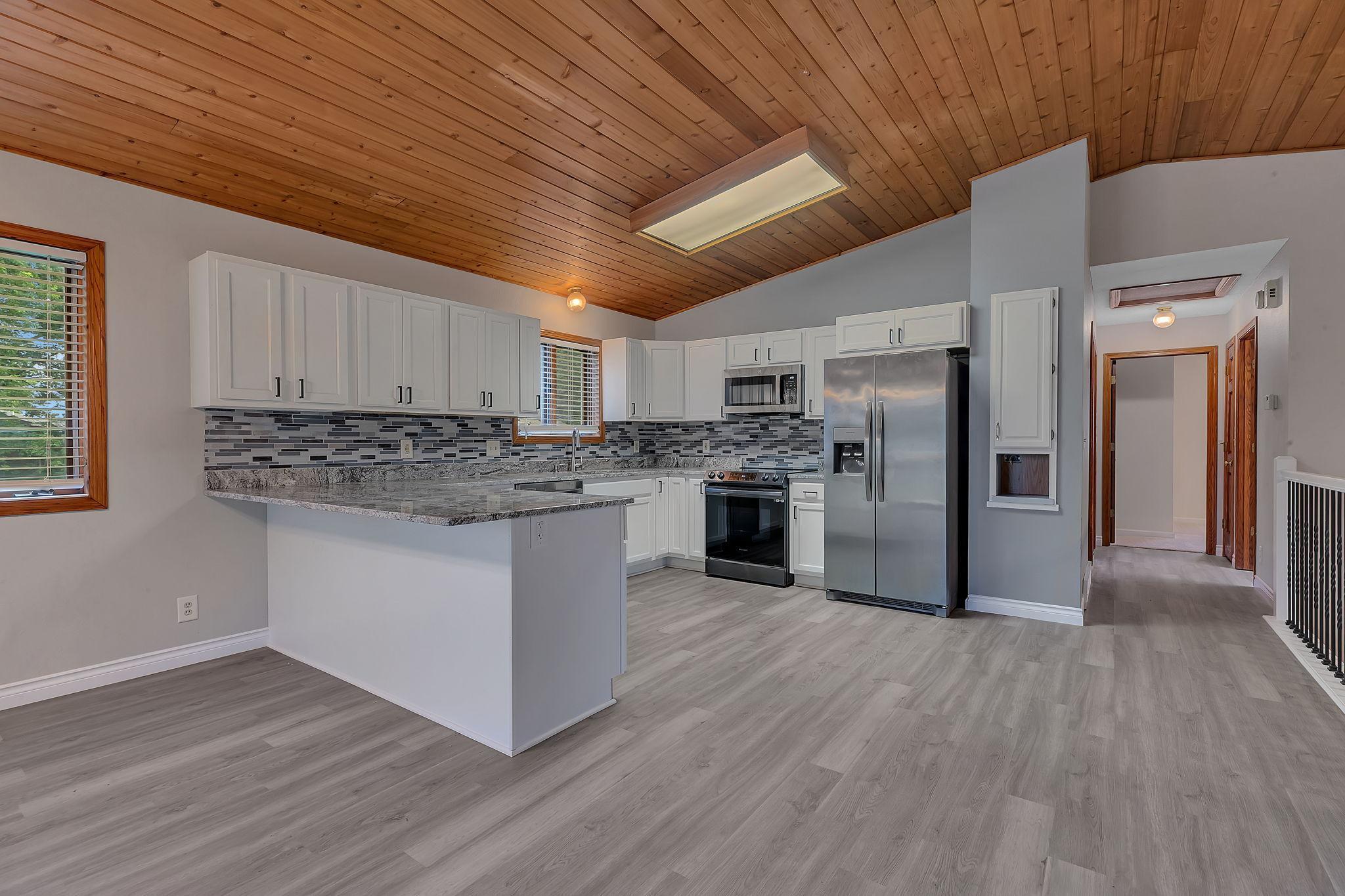 605 Roosevelt Road St. Cloud, MN 56301 - Photo 7 of 37 Gallery Image 7