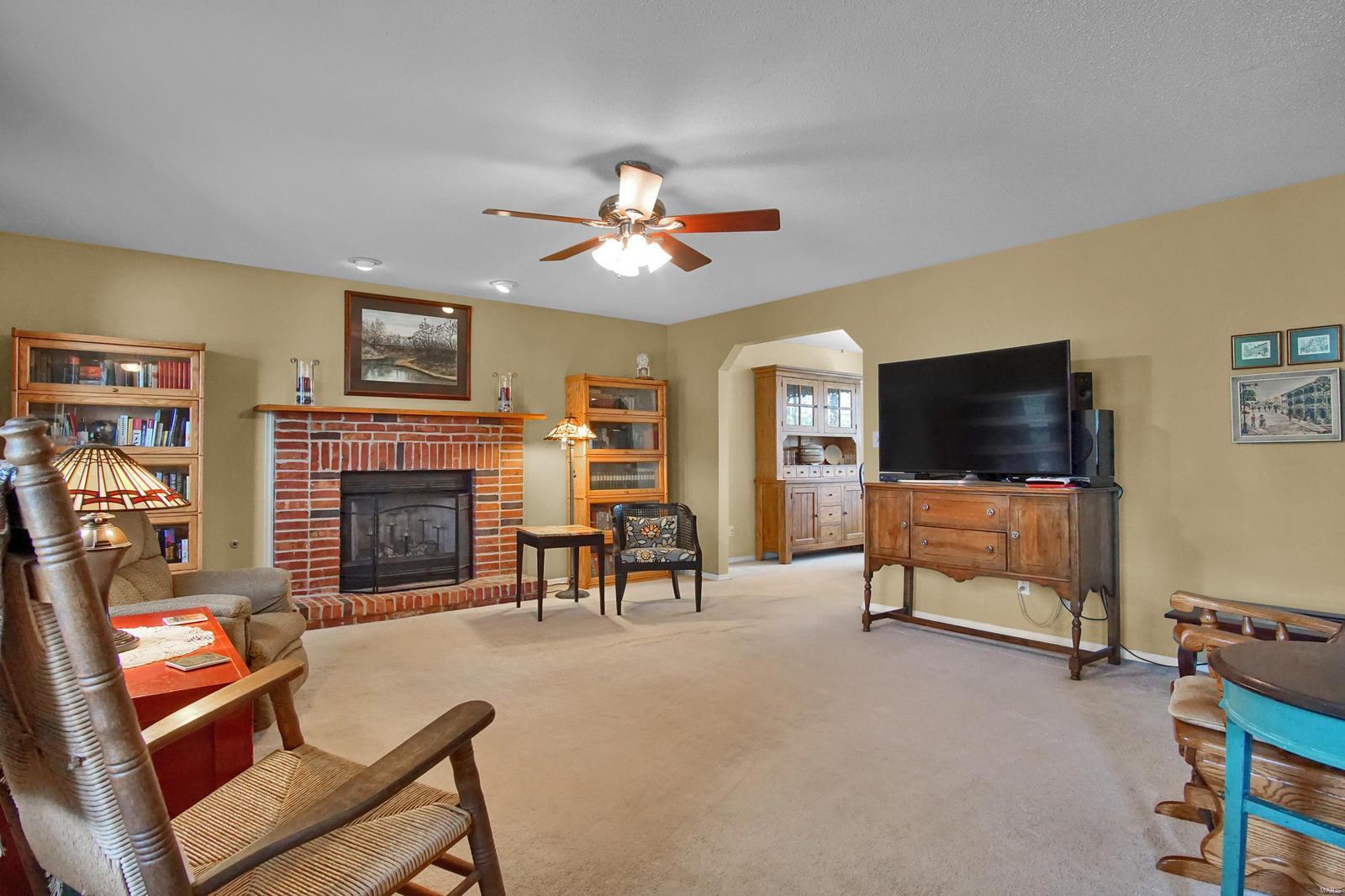 1528 Lincoln Farm Road O'Fallon, IL 62269 - Photo 3 of 36
