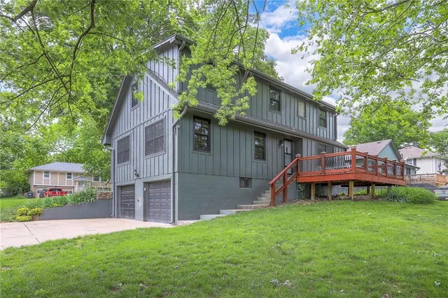 $349,000 | 313 Southwest Ensley Lane, Lee's Summit, MO 64081