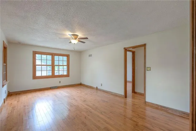 $349,000 | 313 Southwest Ensley Lane, Lee's Summit, MO 64081