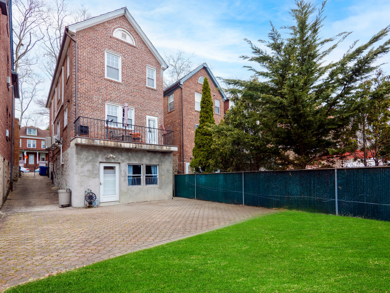 6126 Fieldston Road Bronx, NY 10471 - Photo 11 of 15