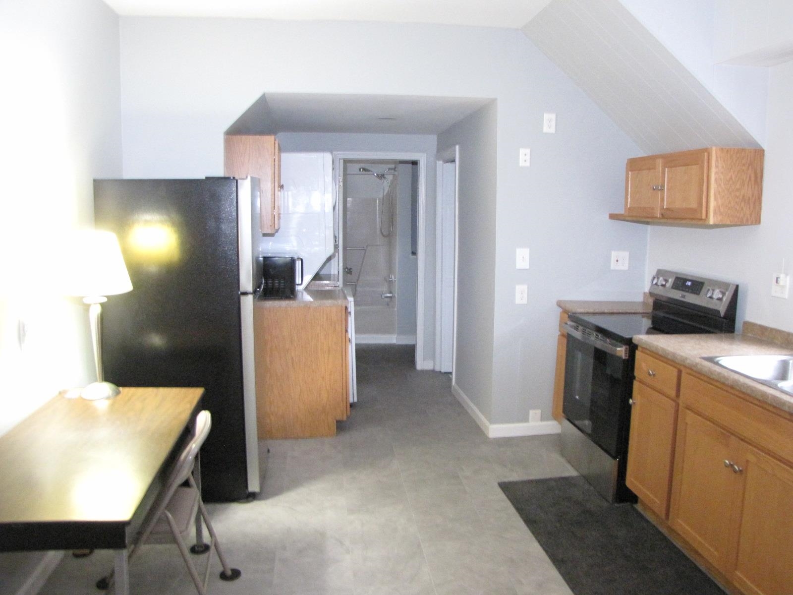 3 Mcilvin Street, Unit B Manchester, NH 03103 - Photo 9 of 31