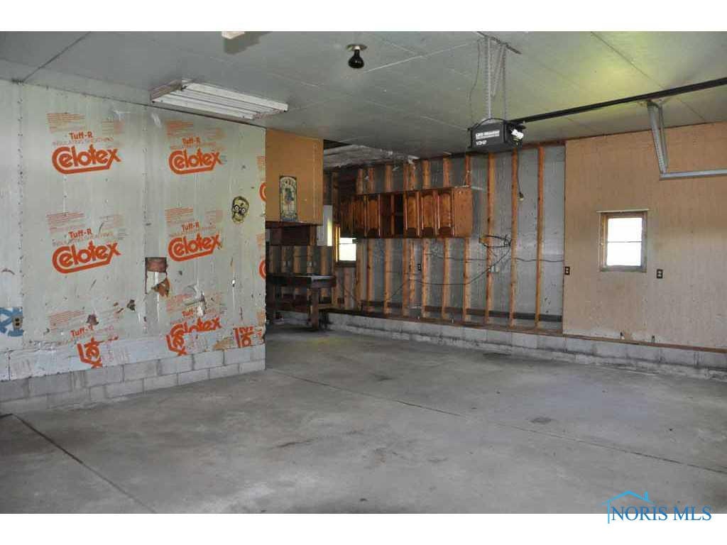 2828 Port Clinton Road Fremont, OH 43420 - Photo 16 of 20 Garage (Interior).