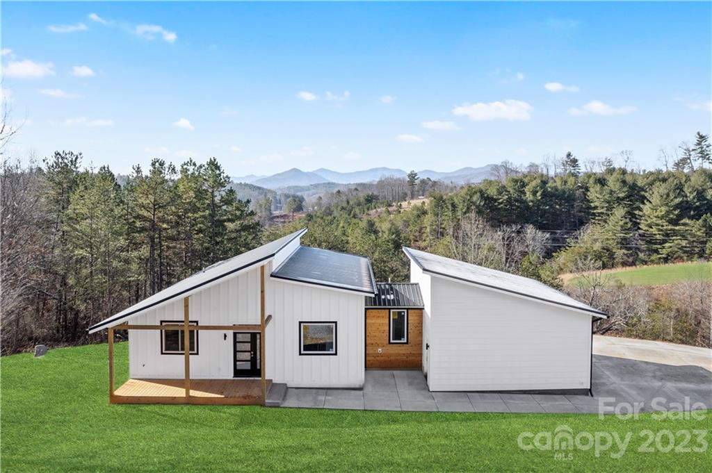 52 Little Oak Road Leicester, NC 28748 - Photo 1 of 32 Gallery Image 1