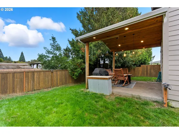 $674,000 | 476 Southwest 15th Avenue, Canby, OR 97013