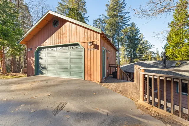 a view of backyard of house