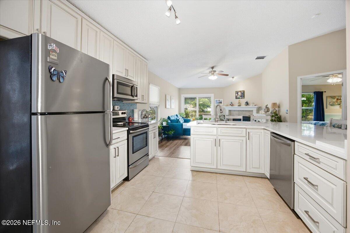 4544 Singletary Road Jacksonville, FL 32257 - Photo 12 of 36 09-Kitchen