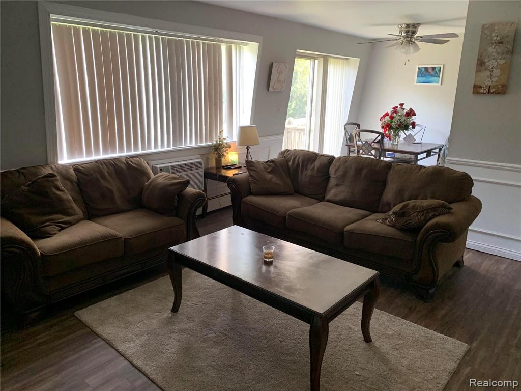 2159 Decker Road, Unit 19 Walled Lake, MI 48390 - Photo 4 of 5