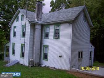 219 Frey Road Reading, PA 19606 - Photo 3 of 10