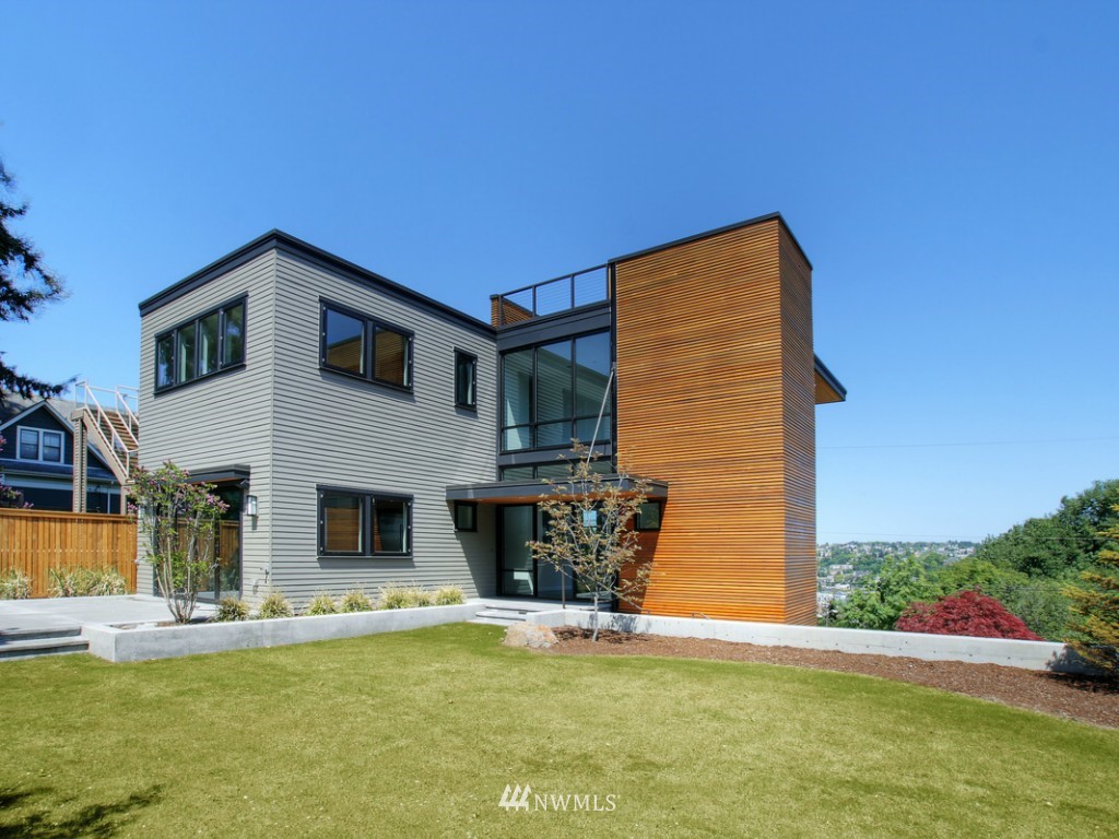 421 Raye Street Seattle, WA 98109 - Photo 2 of 15 Gallery Image 2