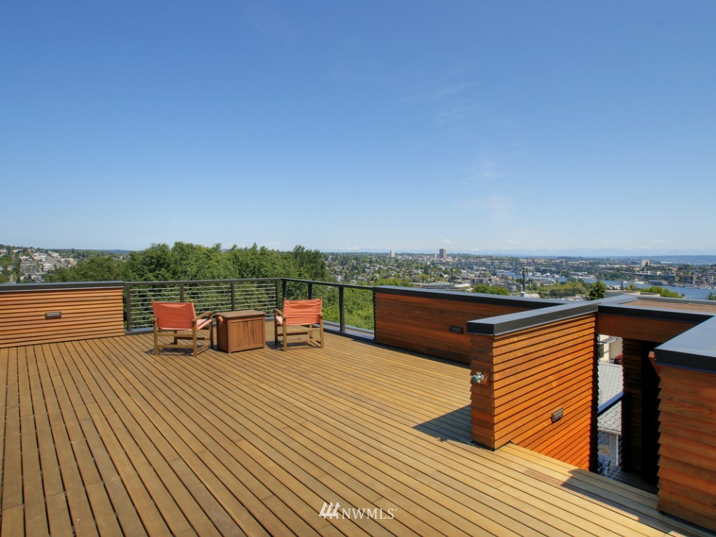 421 Raye Street Seattle, WA 98109 - Photo 14 of 15 Gallery Image 14