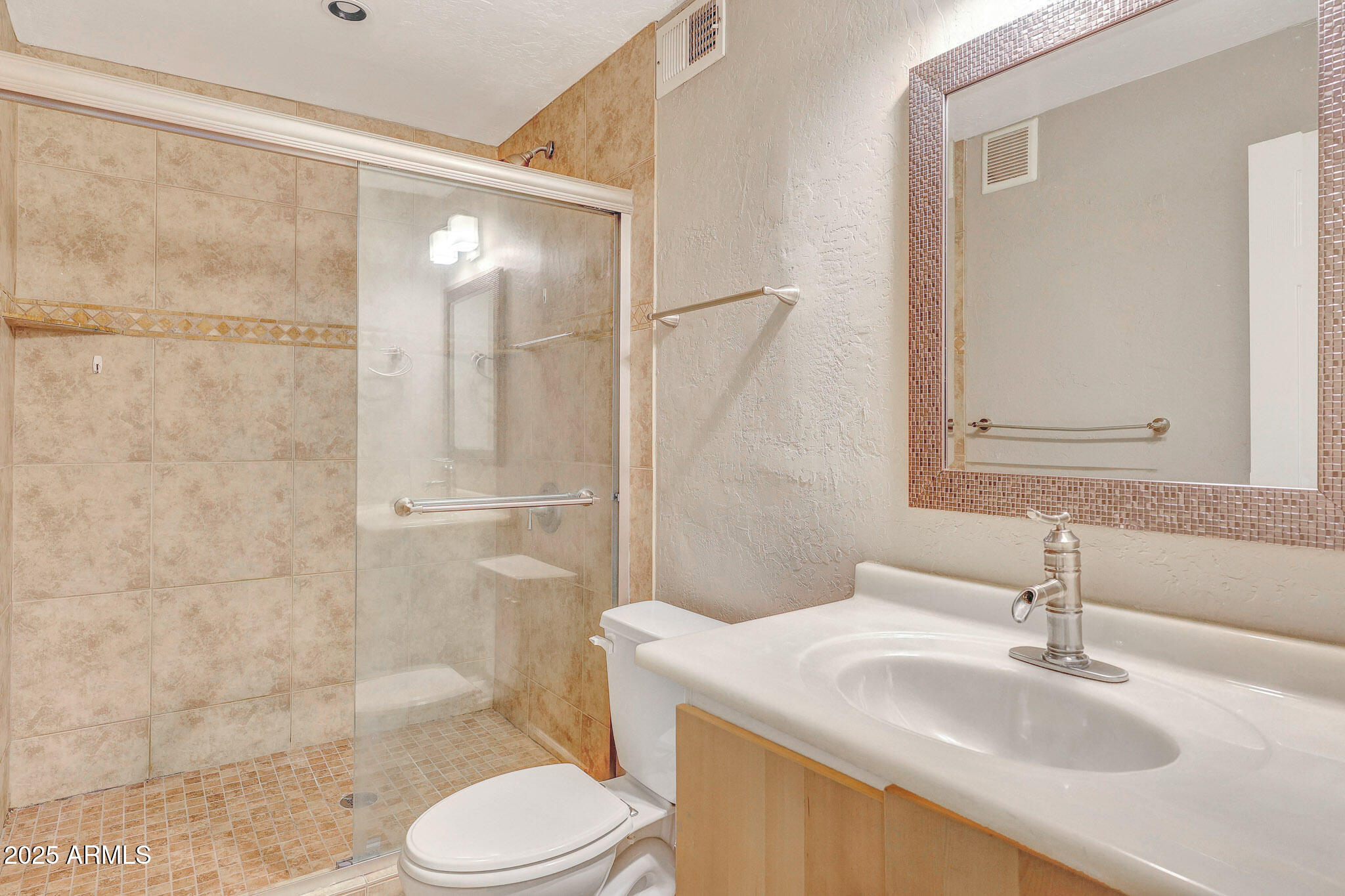 4635 North 22nd Street, Unit 208 Phoenix, AZ 85016 - Photo 29 of 34 bath