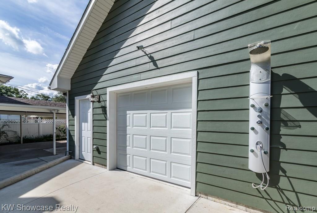 3518 Moberly Road Commerce Township, MI 48382 - Photo 44 of 56 BACKSIDE OF GARAGE - DOOR