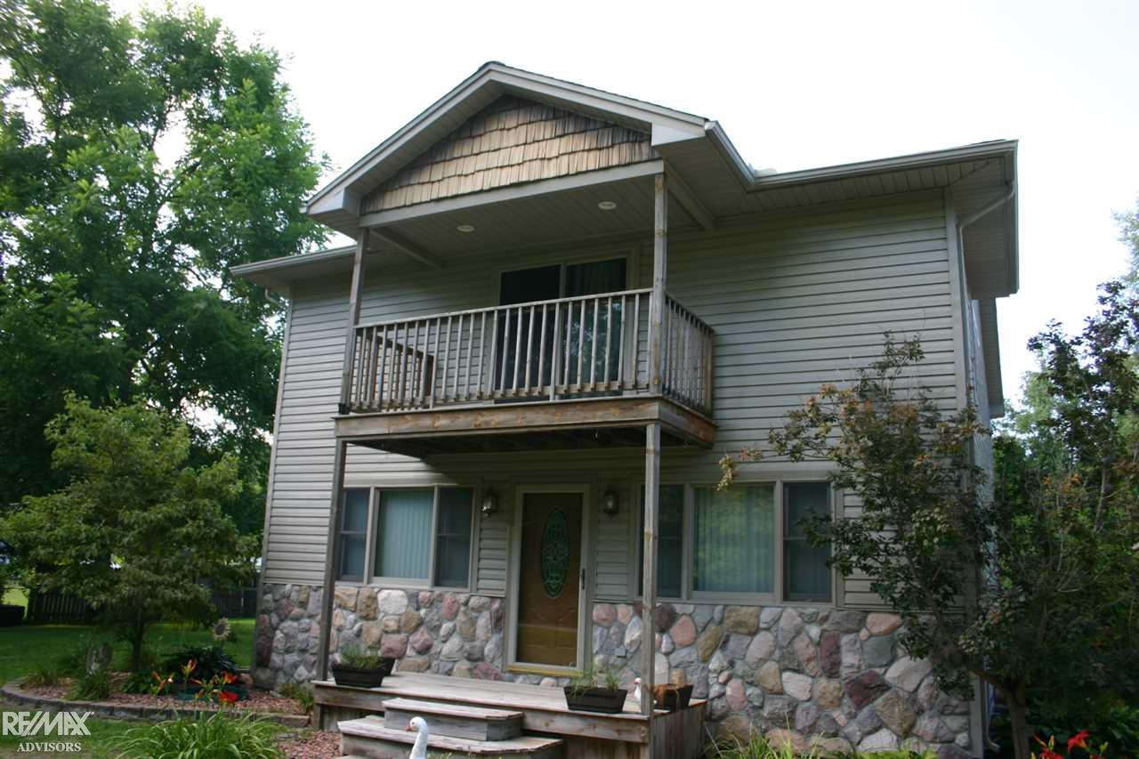 6348 High Algonac, MI 48001 - Photo 2 of 47 31390377-1.JPG