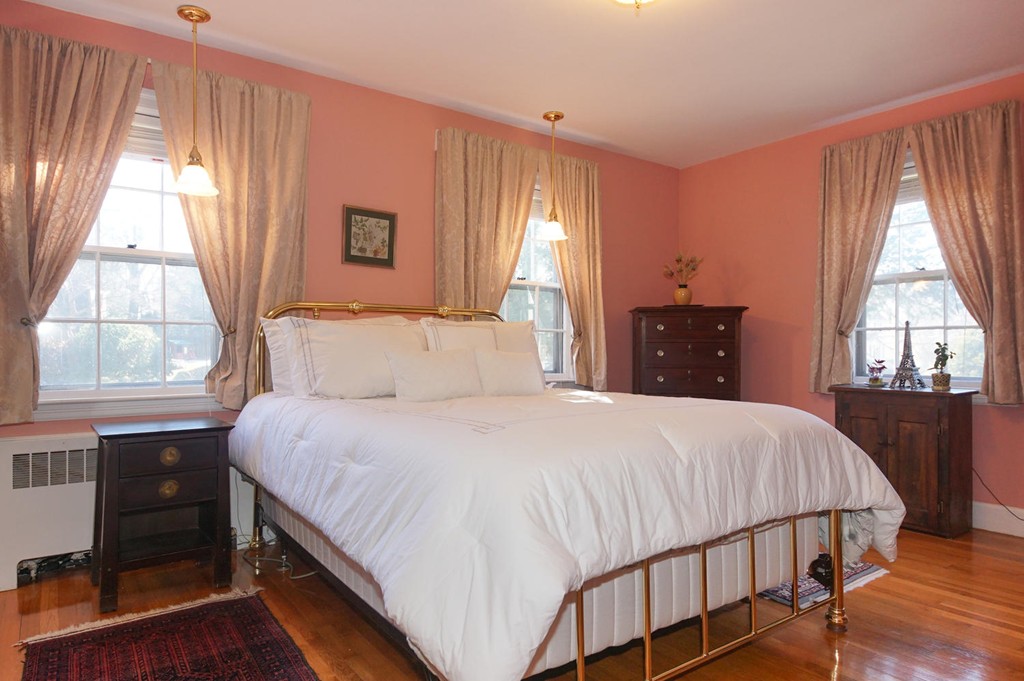 77 Oakdale Road Newton, MA 02459 - Photo 12 of 27