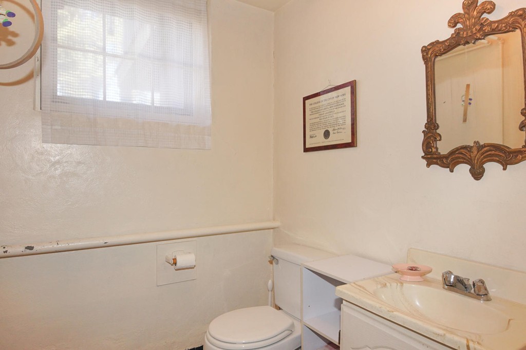 77 Oakdale Road Newton, MA 02459 - Photo 21 of 27