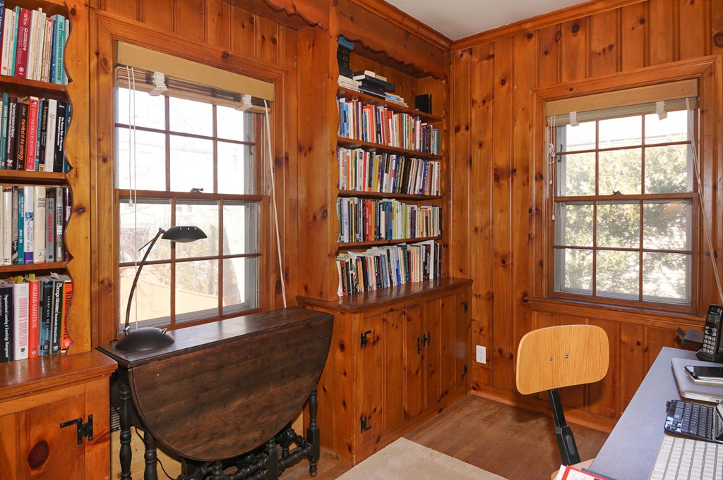 77 Oakdale Road Newton, MA 02459 - Photo 10 of 27