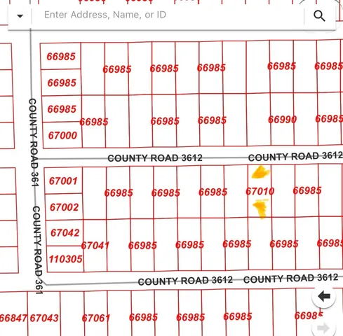 a picture of a book shelf