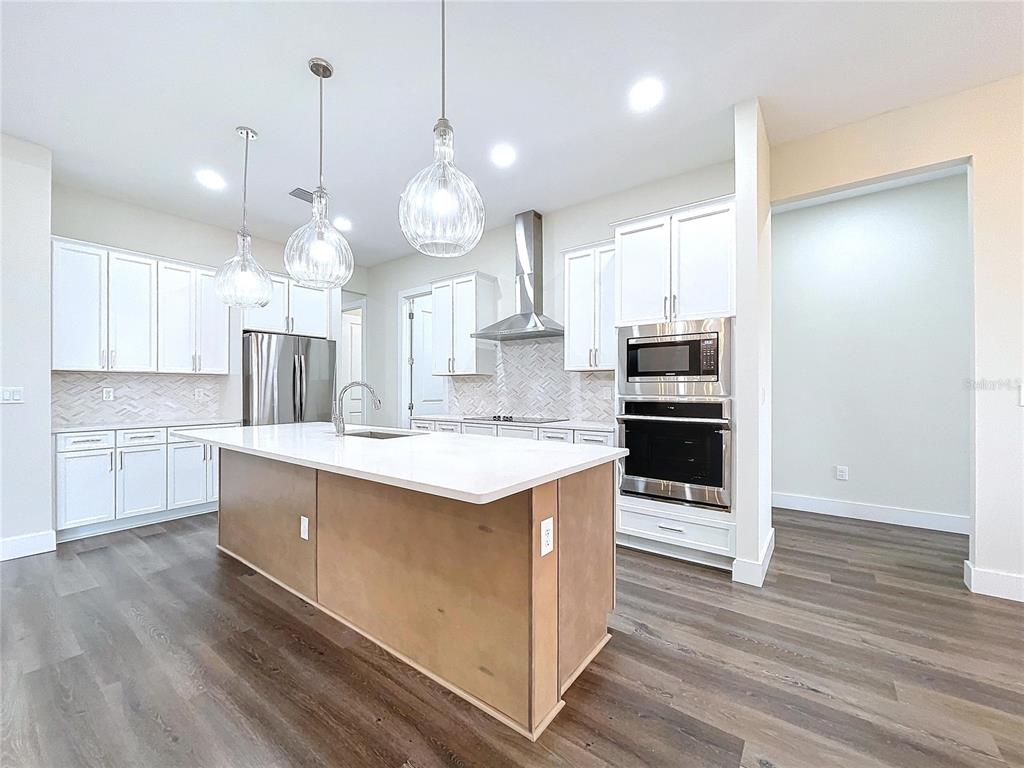 9065 Mississippi Run Weeki Wachee, FL 34613 - Photo 4 of 86