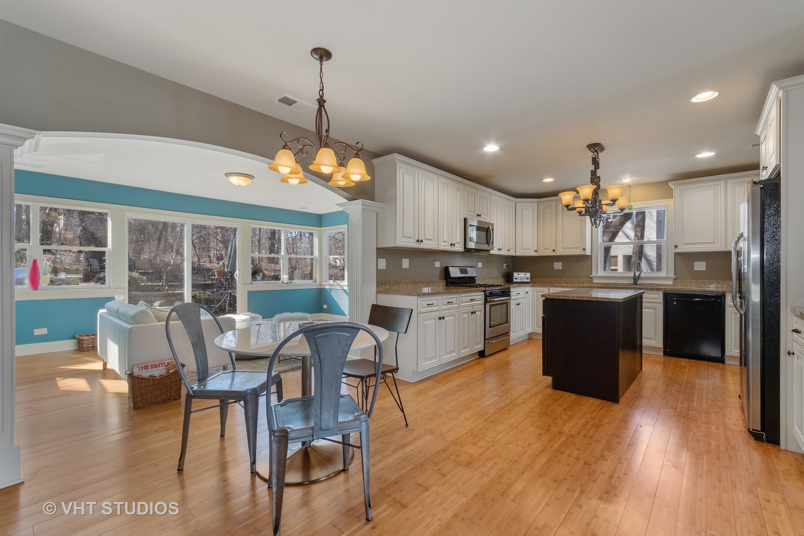 1021 Geneva Road St. Charles, IL 60174 - Photo 6 of 21