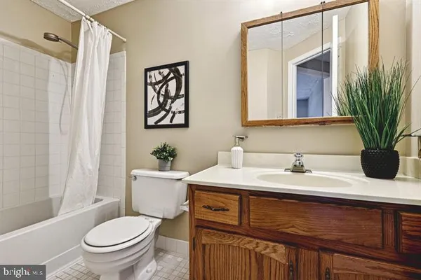 $3,200 | 5555 First Statesman Lane, Alexandria, VA 22312