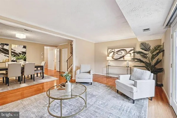 $3,200 | 5555 First Statesman Lane, Alexandria, VA 22312