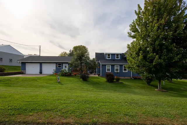 $285,000 | 42673 County Road 12, Dakota, MN 55925