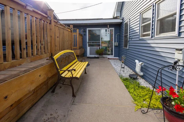 $285,000 | 42673 County Road 12, Dakota, MN 55925