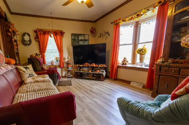 $285,000 | 42673 County Road 12, Dakota, MN 55925