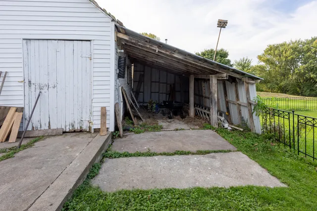 $285,000 | 42673 County Road 12, Dakota, MN 55925