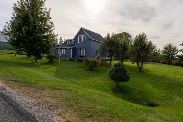 $285,000 | 42673 County Road 12, Dakota, MN 55925