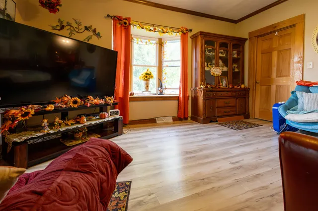 $285,000 | 42673 County Road 12, Dakota, MN 55925