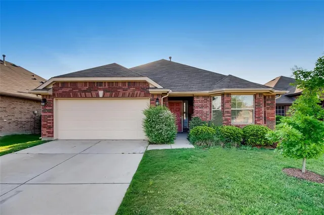 $2,500 | 801 Hawk Valley Drive, Little Elm, TX 75068