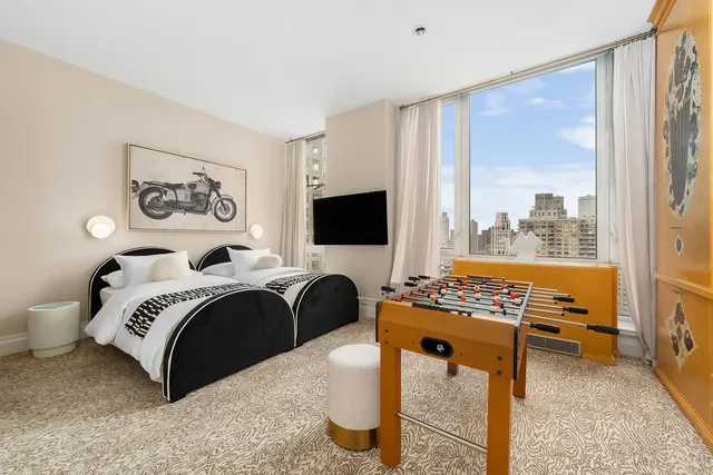 $4,395,000 | 300 East 77th Street, Unit 30B | Lenox Hill