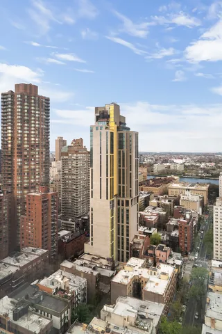 $4,395,000 | 300 East 77th Street, Unit 30B | Lenox Hill
