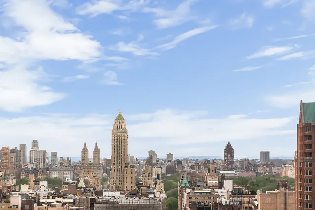 $4,395,000 | 300 East 77th Street, Unit 30B | Lenox Hill
