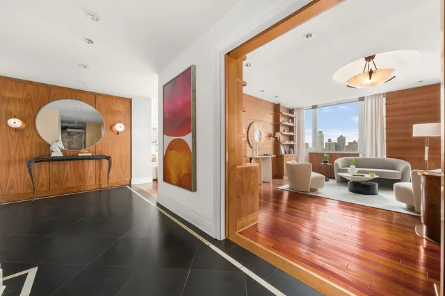 $4,395,000 | 300 East 77th Street, Unit 30B | Lenox Hill