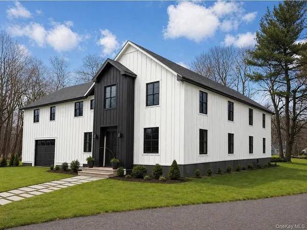 $675,000 | 63 Cricchio Lane, Marlboro, NY 12542