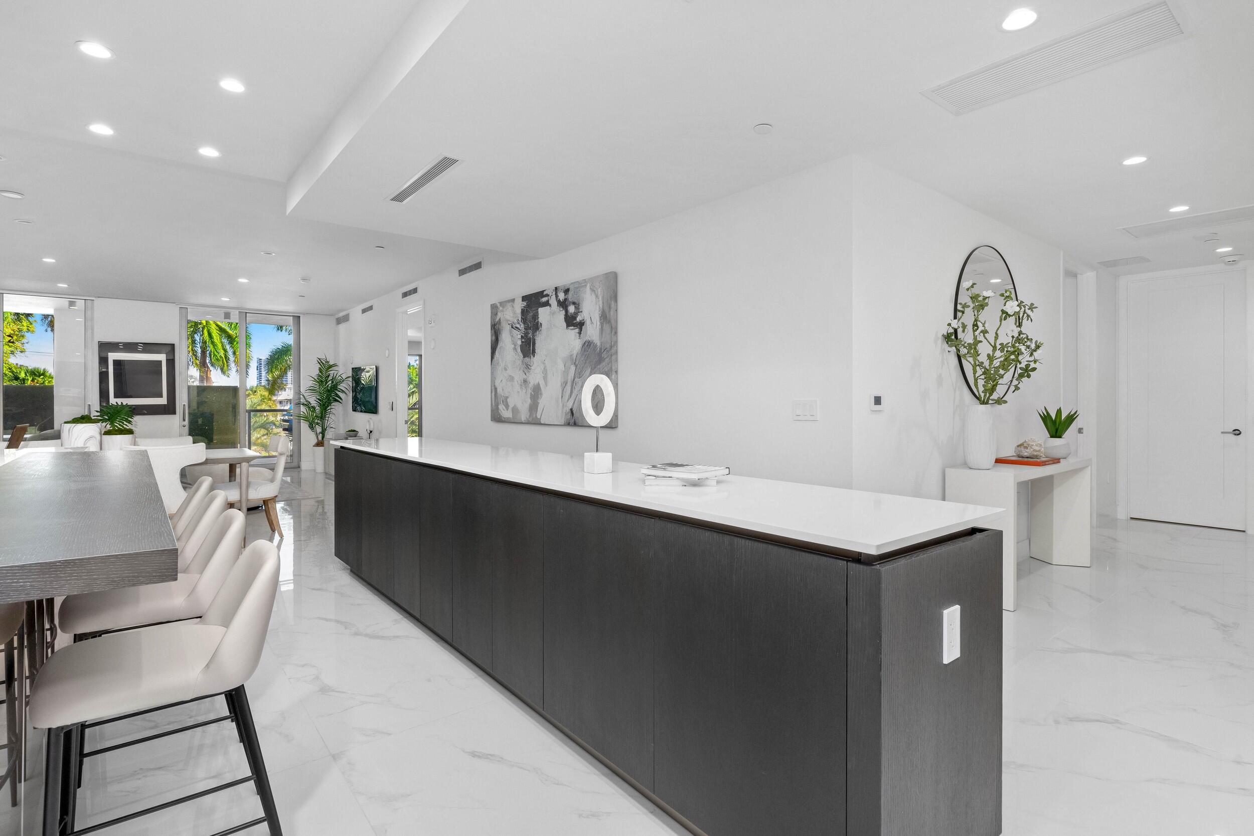 495 East Royal Palm Road, Unit 201 Boca Raton, FL 33432 - Photo 6 of 43 Kitchen