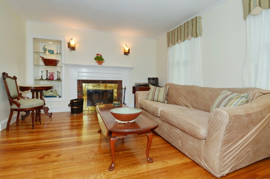 35 Tennyson Road Reading, MA 01867 - Photo 3 of 21 Gallery Image 3