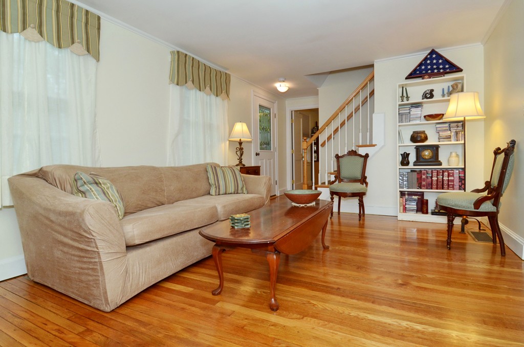 35 Tennyson Road Reading, MA 01867 - Photo 4 of 21 Gallery Image 4