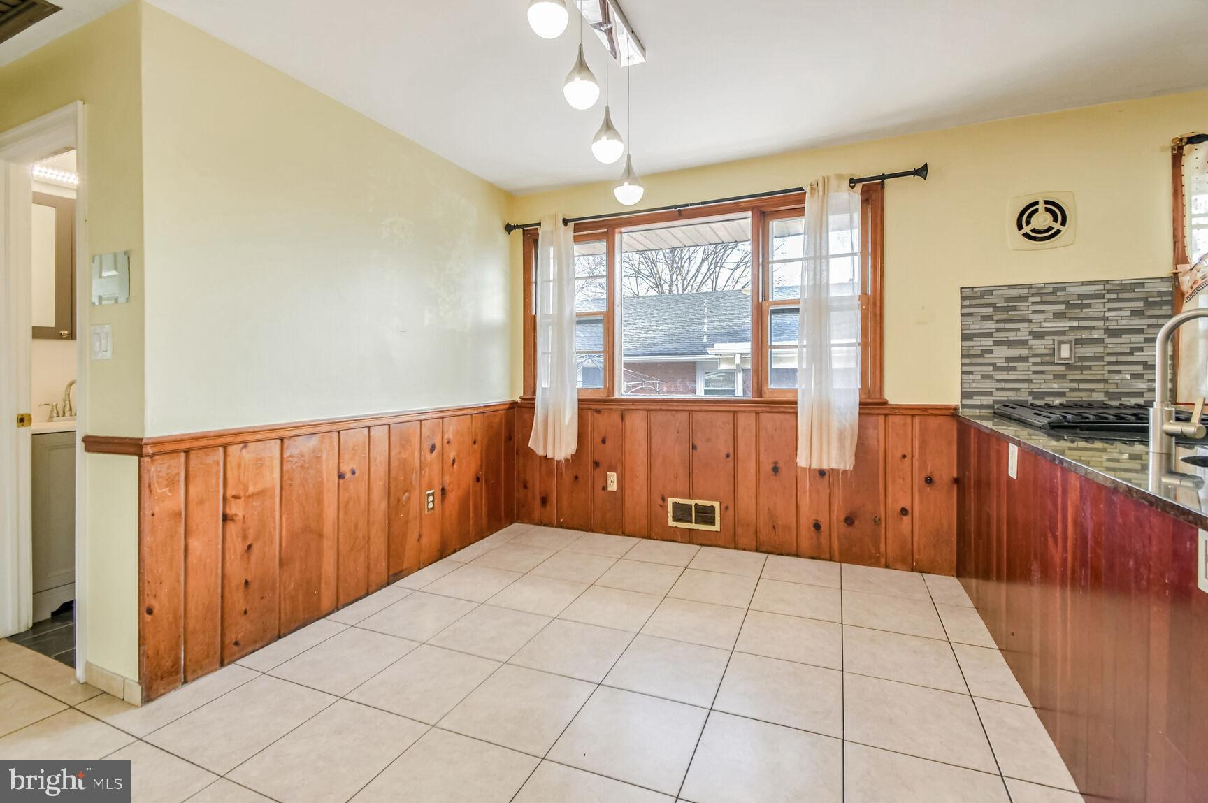 4806 Nantucket Road College Park, MD 20740 - Photo 5 of 21 Dining Room