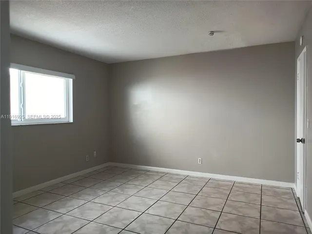 $1,900 | Royal Poinciana, Hollywood, FL 33020