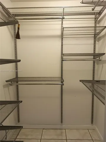 $1,900 | Royal Poinciana, Hollywood, FL 33020