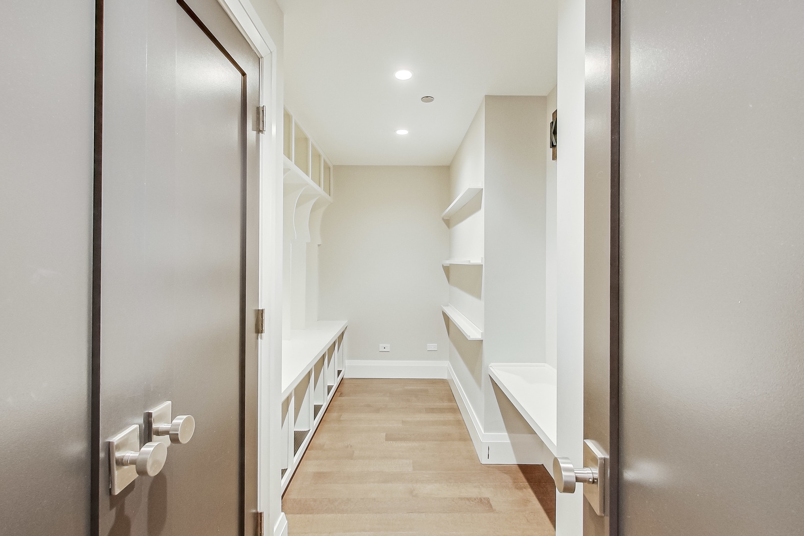 55 West Delaware Place, Unit 620 Chicago, IL 60610 - Photo 42 of 48 a view of gallery