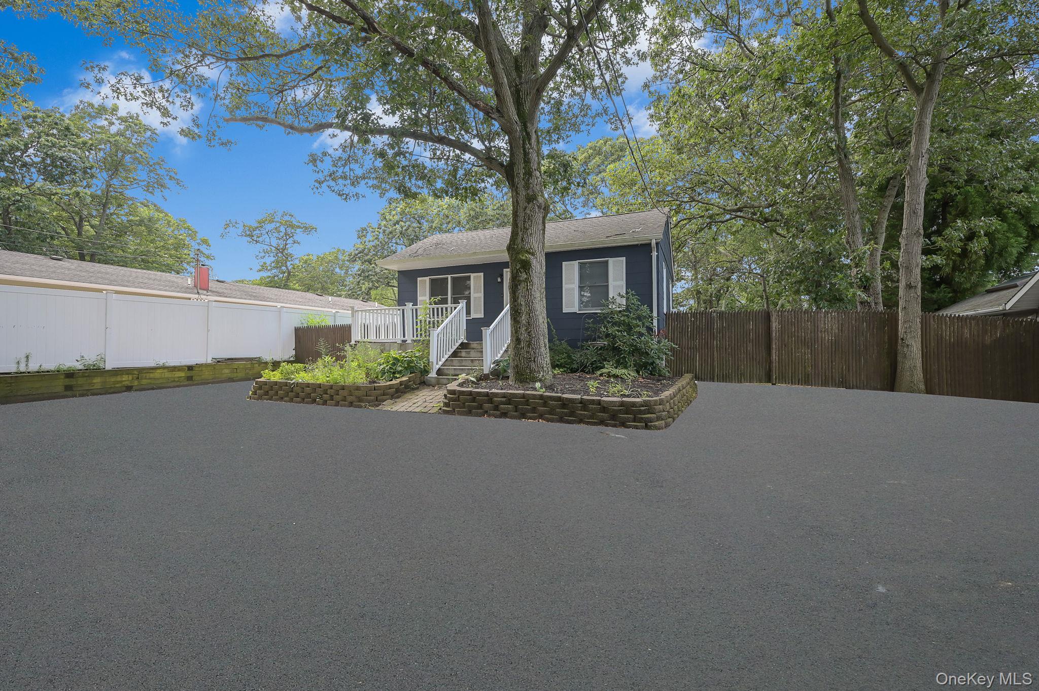 222 Blue Point Road Farmingville, NY 11738 - Photo 3 of 37